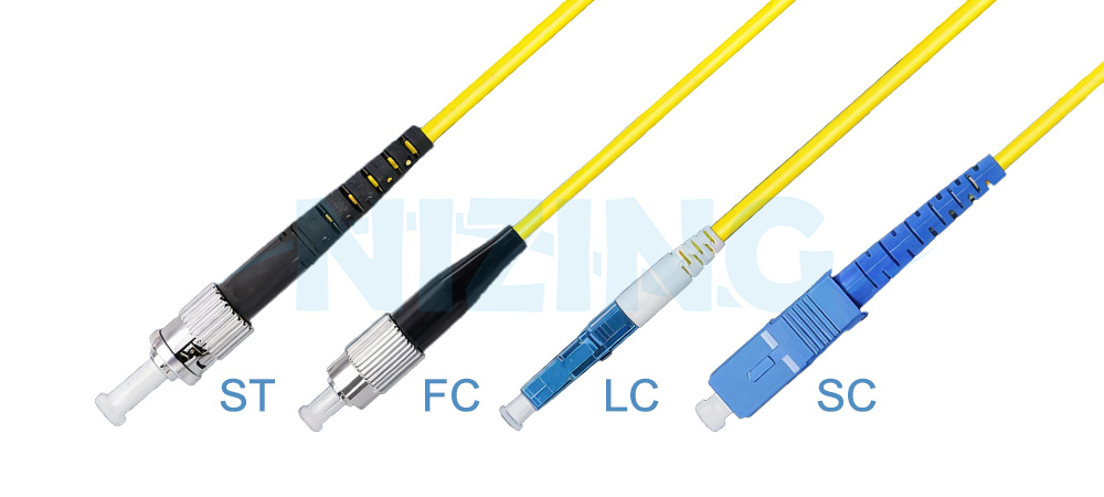 光ファイバピグテール（Pigtail）は、片端に光コネクタが取り付けられた PVC 被覆の光ファイバケーブルであり、光ケーブルを屋内外の各種ボックスや機器に接続するために使用されます。光ファイバパッチコード（Patch Cord）は、両端に光コネクタが取り付けられた PVC 被覆の光ファイバケーブルであり、データセンター内や屋内の終端機器間、または各種配線ボックス間の光伝送に使用されます。また、
FTTH（Fiber to the Home）環境では、光電ハイブリッド通信ソケットと ONU、FOT、または光ネットワークカード間の光伝送にも利用されます。
主な用途は、光ファイバ通信システム、光ファイバ CATV、光通信計測器、光配線架などです。